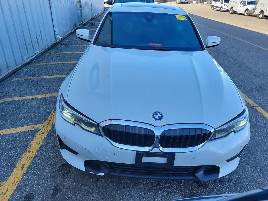 BMW 330 xDrive* AвтоКредит * (ЦЕНА ДО БГ), снимка 3 - Автомобили и джипове - 54445021