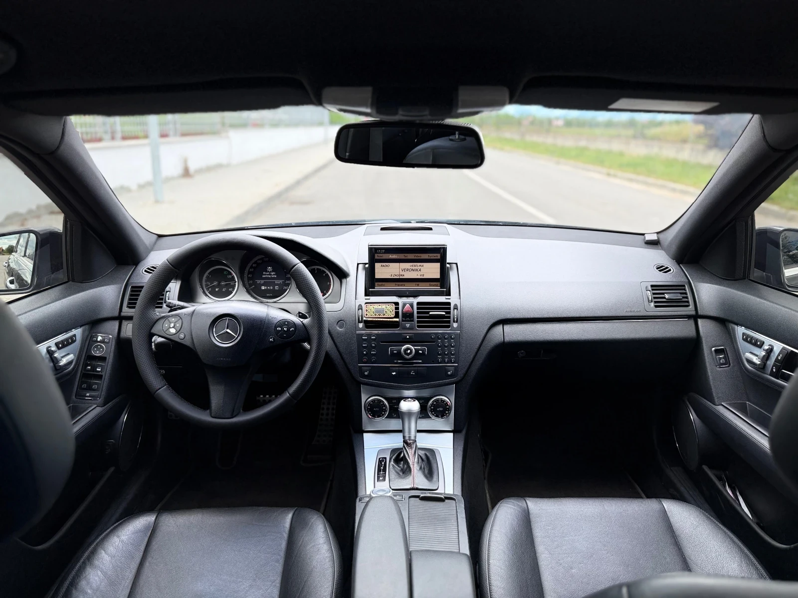 Mercedes-Benz C 320 AMG* Keyless* Full* , снимка 9 - Автомобили и джипове - 54595215