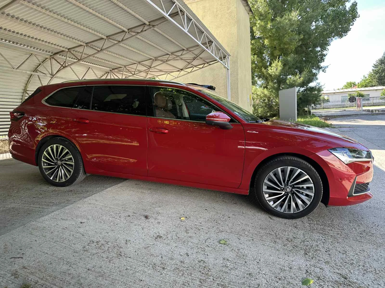 Skoda Superb L&K, снимка 11 - Автомобили и джипове - 54819408