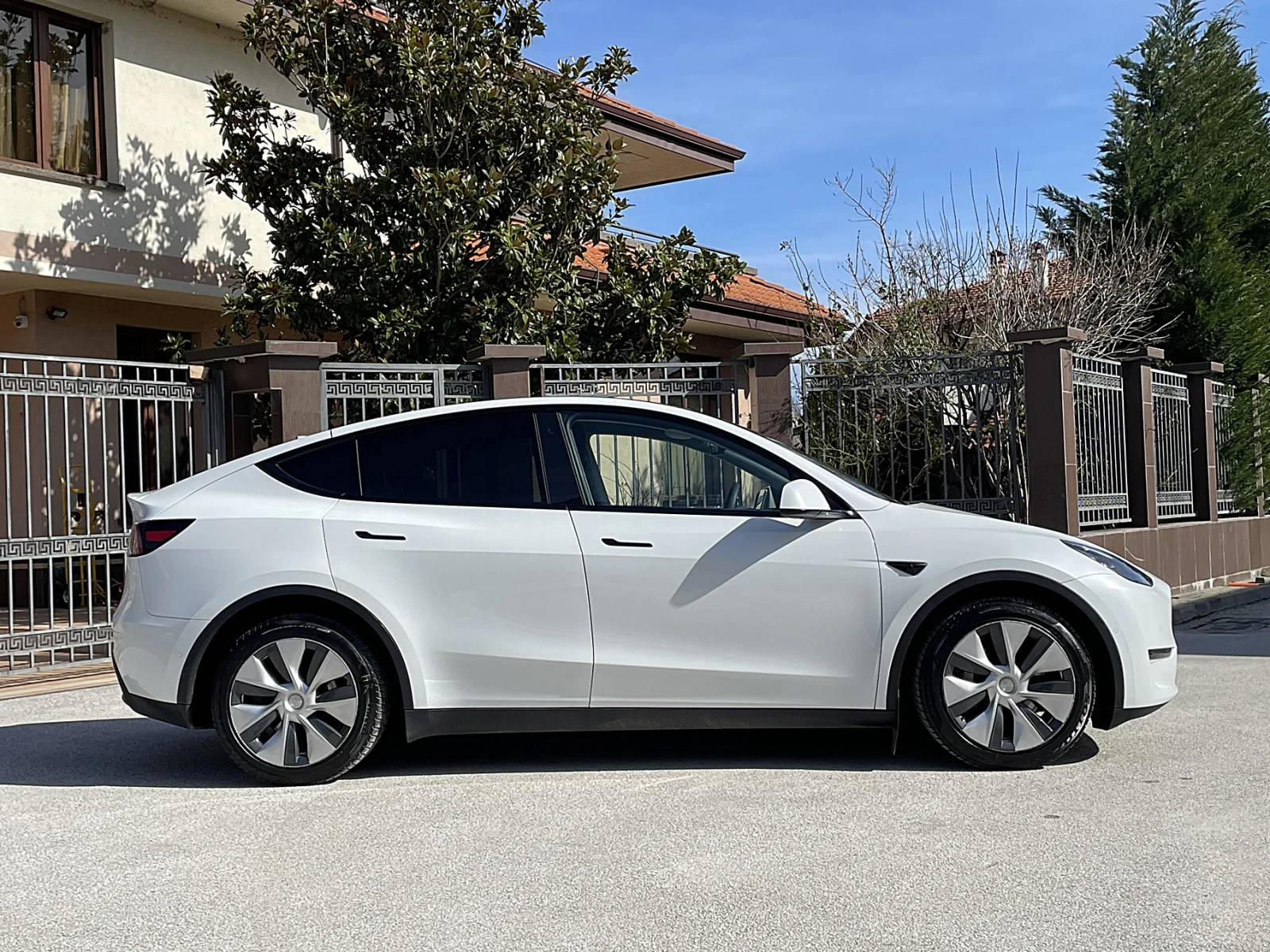 Tesla Model Y Long Range 4x4 Европейска Гаранция, снимка 6 - Автомобили и джипове - 54903088