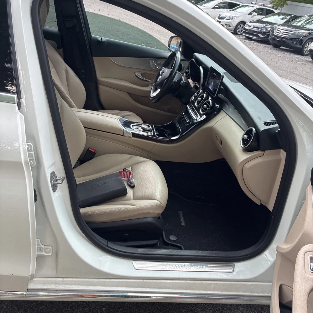 Mercedes-Benz C 300 4Matic C300, снимка 7 - Автомобили и джипове - 55541217