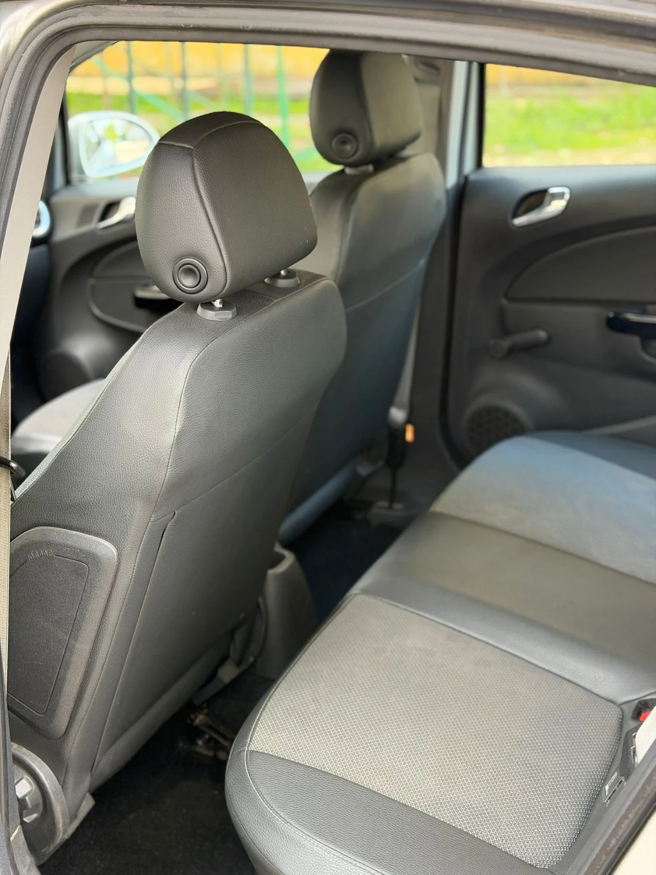 Opel Corsa, снимка 8 - Автомобили и джипове - 55769316