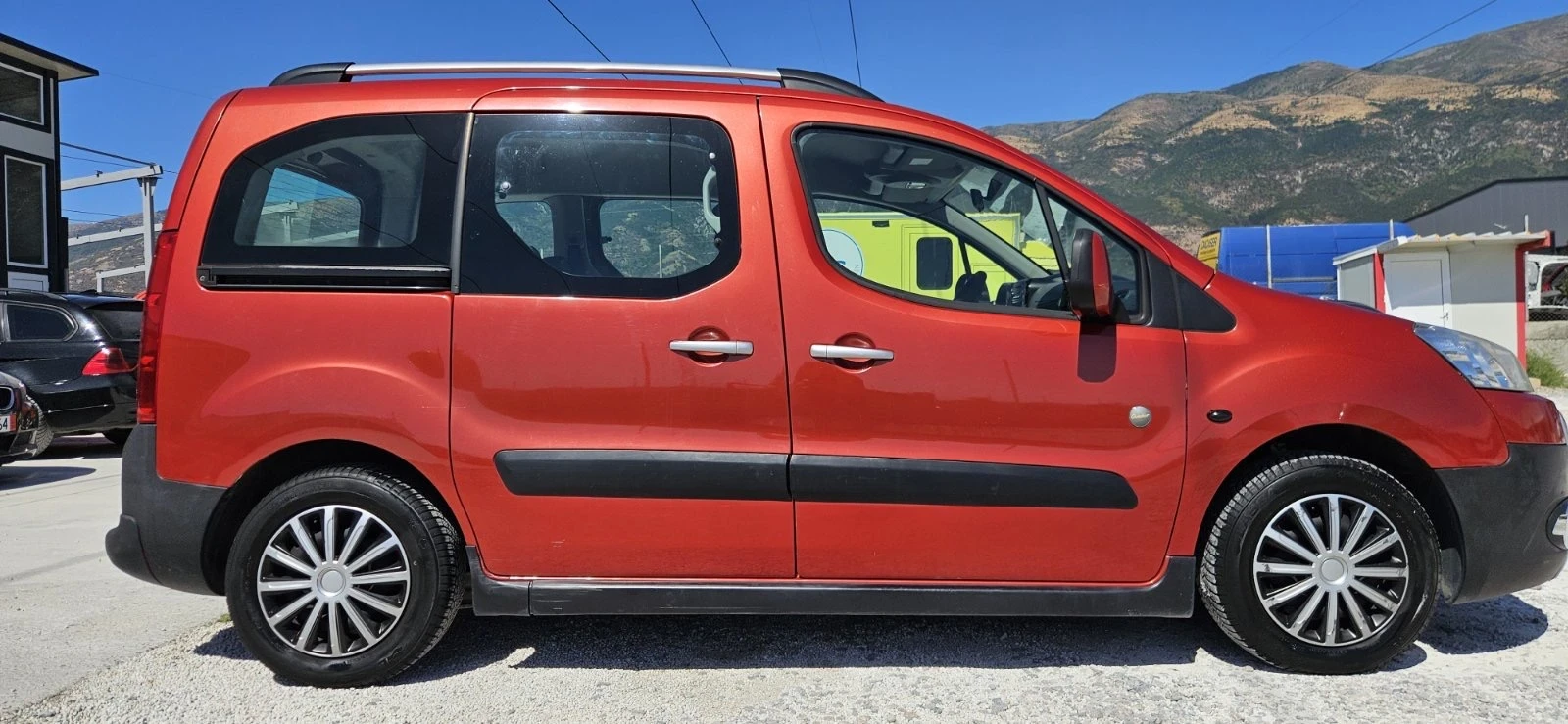 Peugeot Partner 1.6hdi, снимка 12 - Автомобили и джипове - 56006747