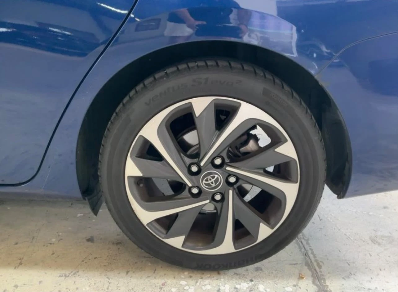 Toyota Auris Design Edition, снимка 6 - Автомобили и джипове - 56508302