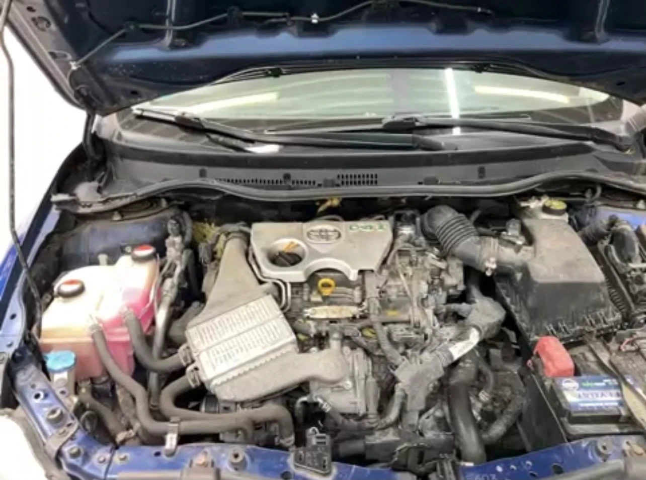 Toyota Auris Design Edition, снимка 5 - Автомобили и джипове - 56508302