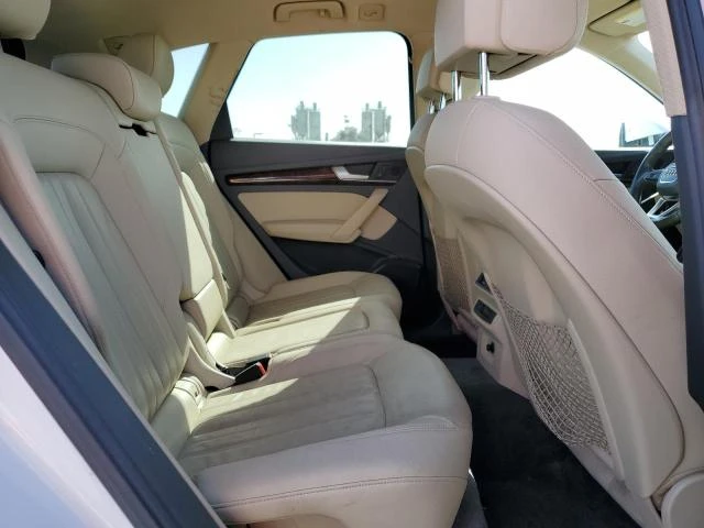 Audi Q5 PREMIUM 2.0T * ДИГИТАЛНО ТАБЛО* , снимка 11 - Автомобили и джипове - 48404715