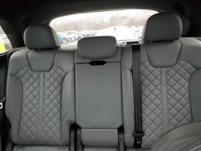 Audi SQ5 PREMIUM PLUS Quattro* LaneAssist* диг.табло* м.точ, снимка 10 - Автомобили и джипове - 48457927