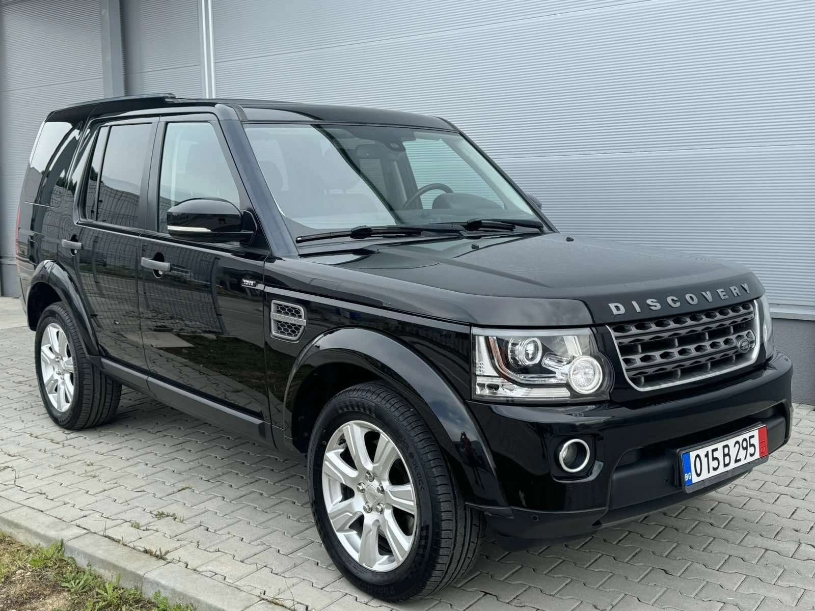 Land Rover Discovery 3.0 211к.c - изображение 2