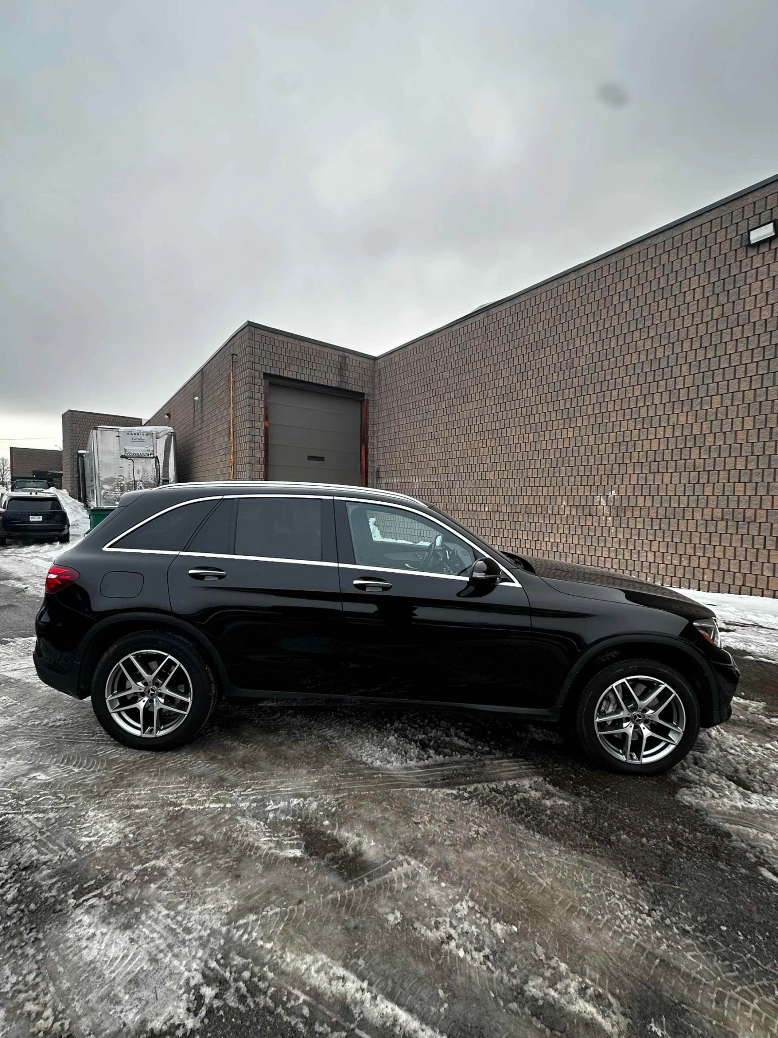 Mercedes-Benz GLC 300 * CARFAX* ПОДГРЕВ* 360 КАМЕРИ*  - изображение 3