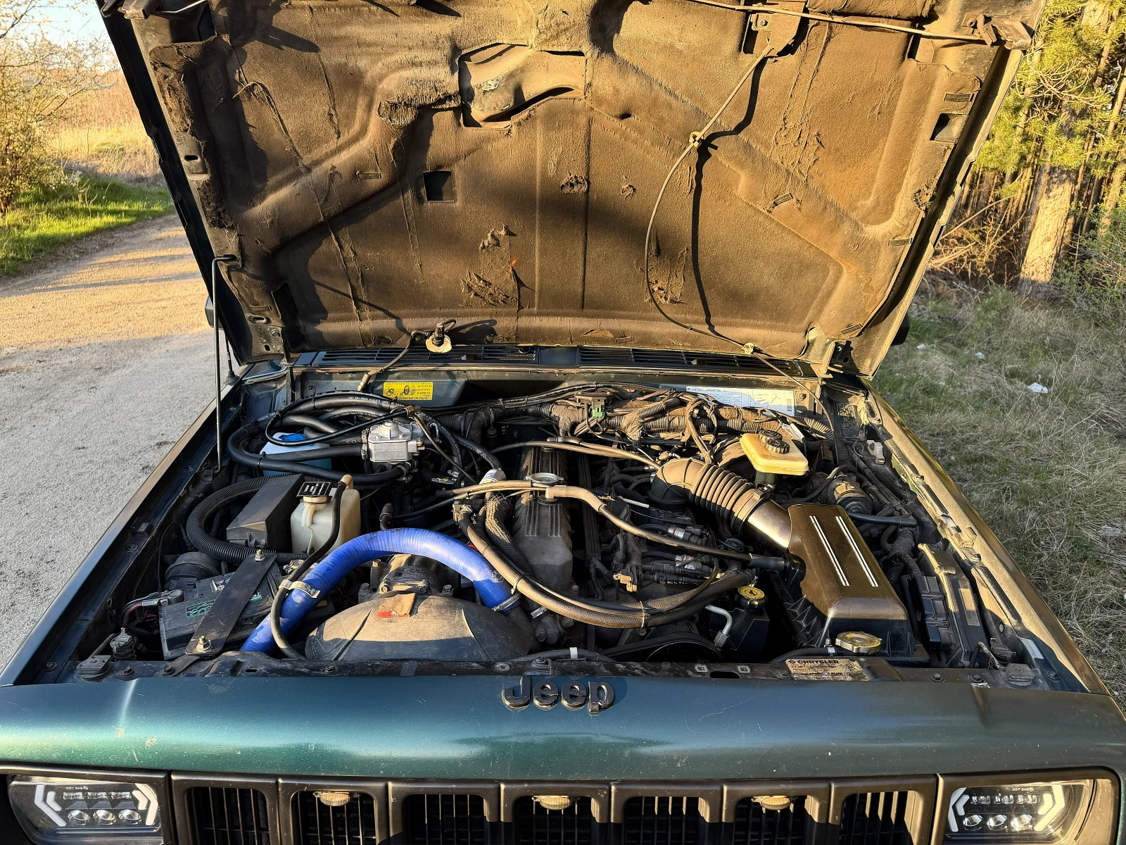 Jeep Cherokee XJ 4.0, снимка 10 - Автомобили и джипове - 54147126