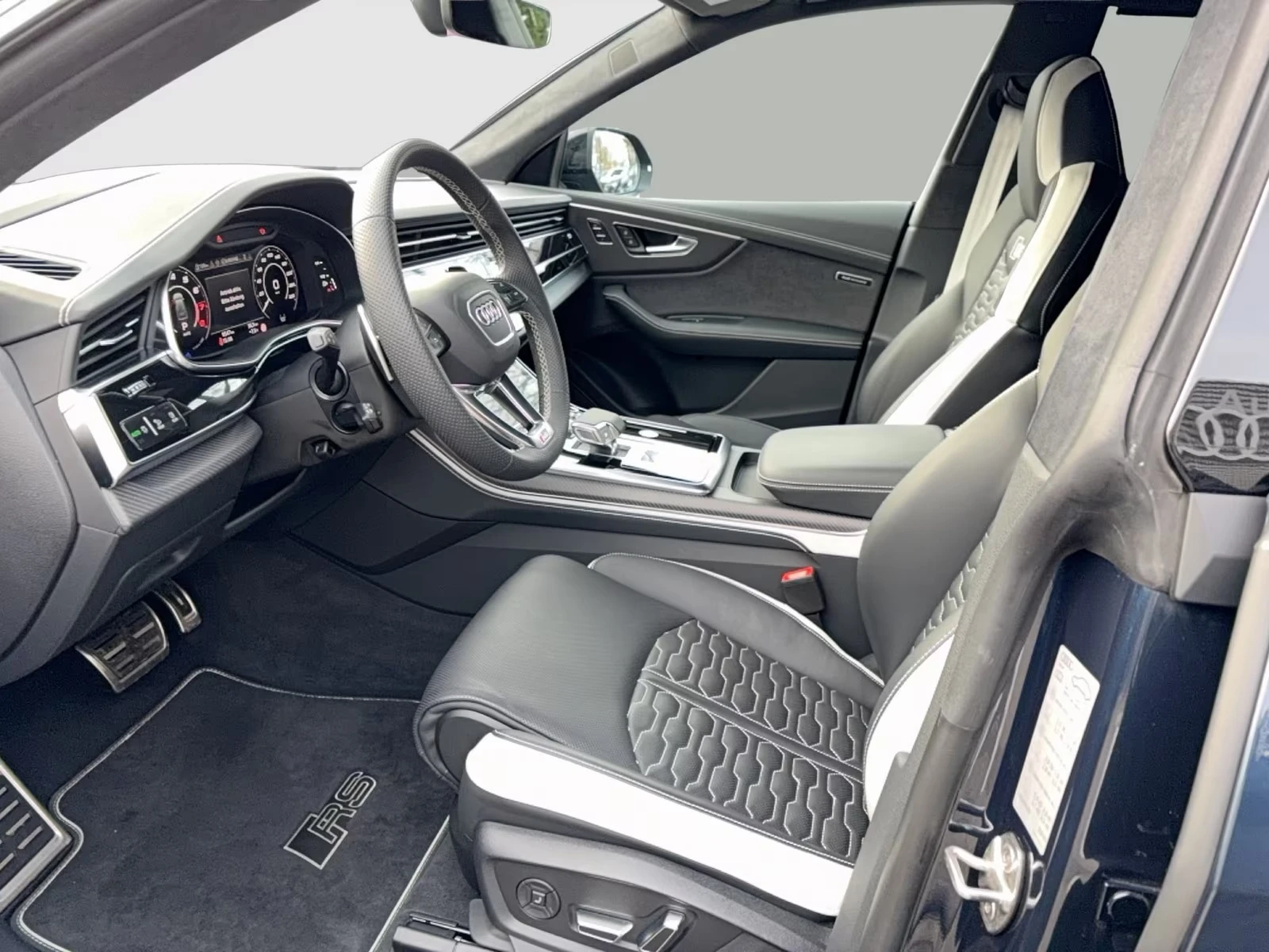 Audi RSQ8 FACELIFT / B&O / MATRIX / HUD / PANO / 360 /, снимка 9 - Автомобили и джипове - 55055878