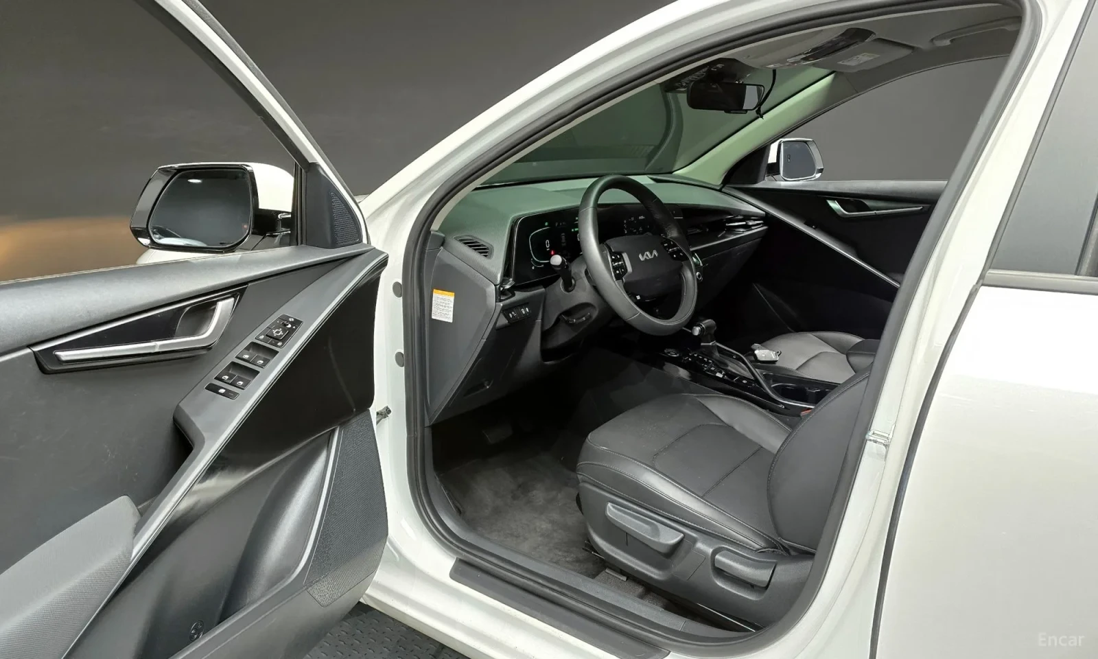 Kia Niro, снимка 10 - Автомобили и джипове - 55586550