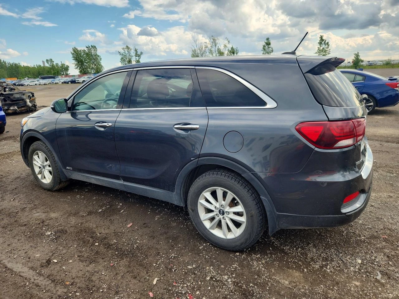 Kia Sorento 2.4l Lx, снимка 2 - Автомобили и джипове - 56039929