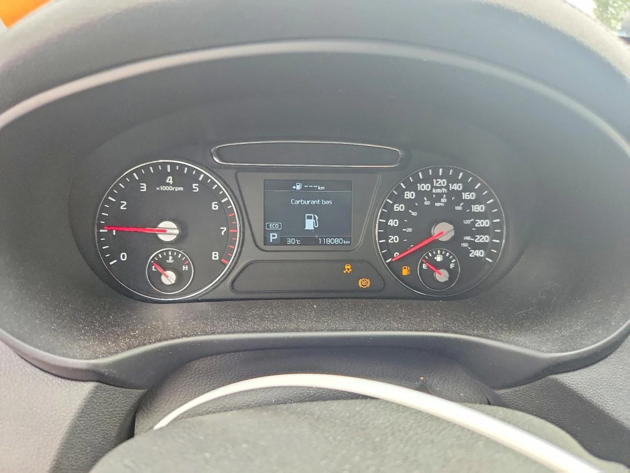 Kia Sorento 2.4l Lx, снимка 9 - Автомобили и джипове - 56039929