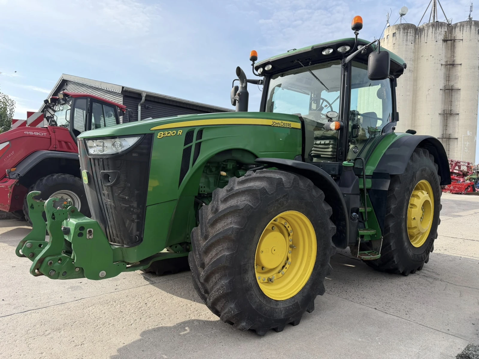 Трактор John Deere 8320R E-23 POWER SHIFT НАВИГАЦИЯ ЛИЗИНГ, снимка 3 - Селскостопанска техника - 56074402