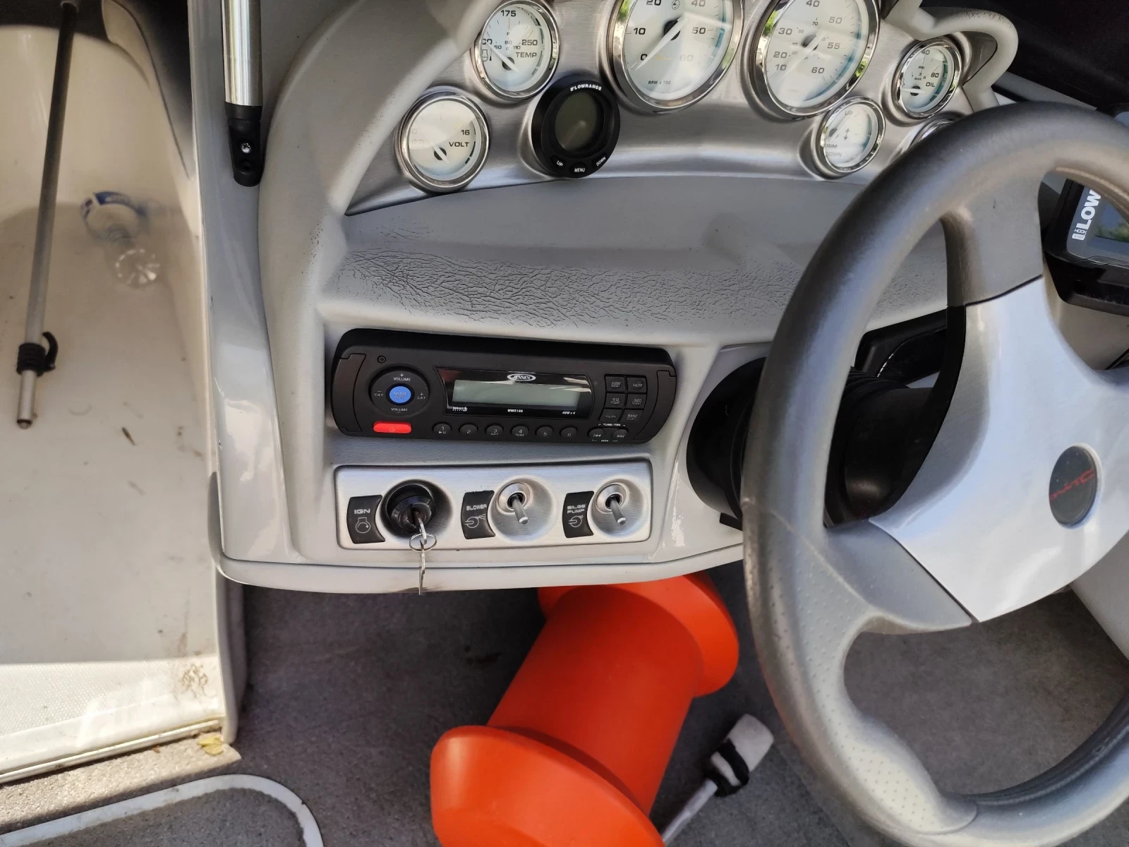 Лодка Bayliner 3.0 185 - изображение 5