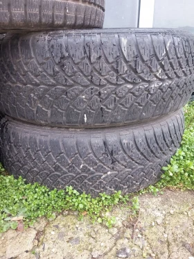 Гуми Зимни 205/65R16, снимка 7 - Гуми и джанти - 53373989