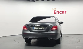 Mercedes-Benz E 220 W213 4 MATIC, снимка 2
