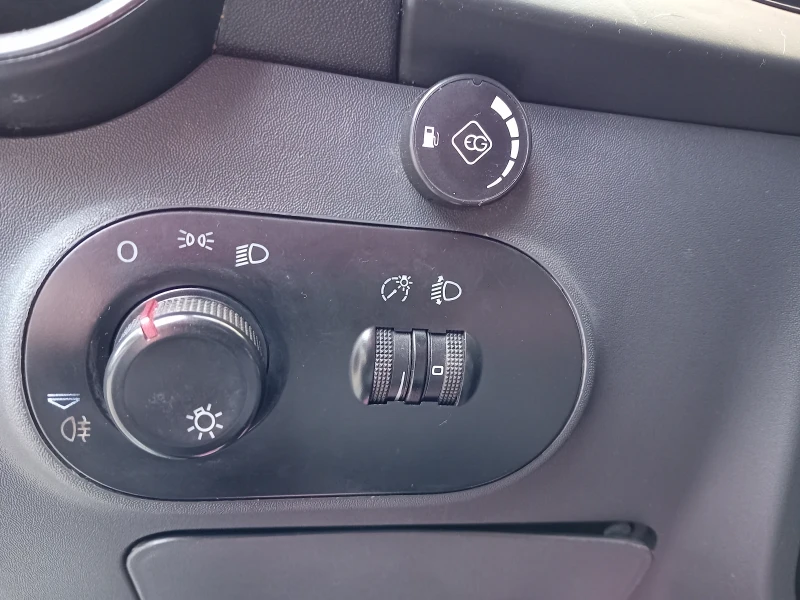 Seat Cordoba 1.4, снимка 11 - Автомобили и джипове - 52510014