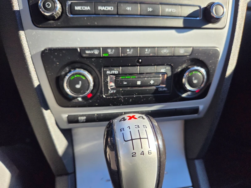 Skoda Octavia SCAUT 4X4, снимка 12 - Автомобили и джипове - 52935795