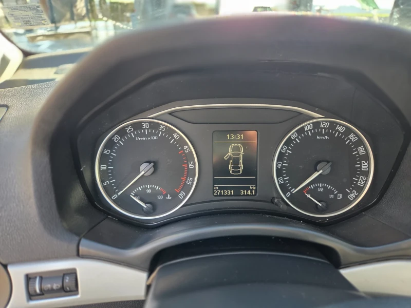 Skoda Octavia SCAUT 4X4, снимка 9 - Автомобили и джипове - 52935795