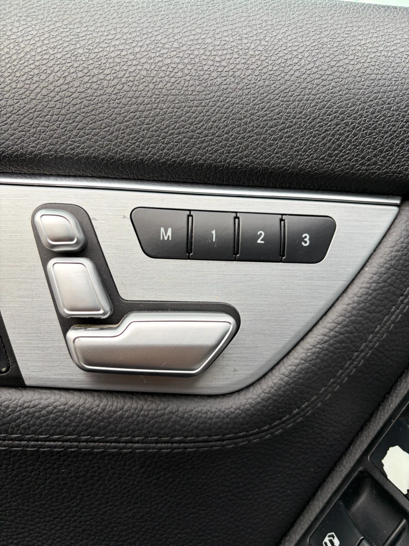 Mercedes-Benz C 350 AMG Line BlueEF 4M - Перфектна!, снимка 9 - Автомобили и джипове - 53371928