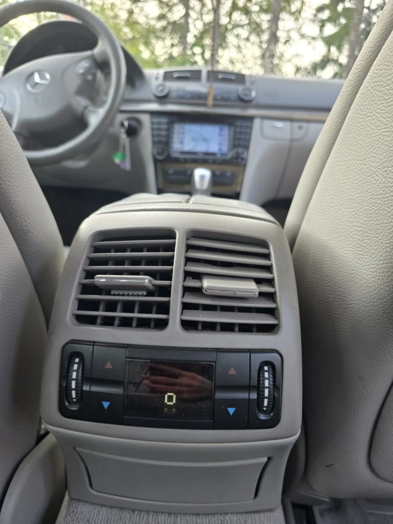 Mercedes-Benz E 320, снимка 9 - Автомобили и джипове - 53400249