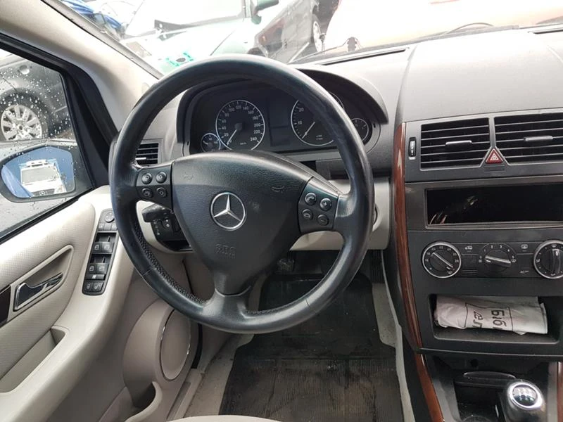 Mercedes-Benz A 200 A200 136к.с. 5 ВРАТИ, снимка 9 - Автомобили и джипове - 47532340