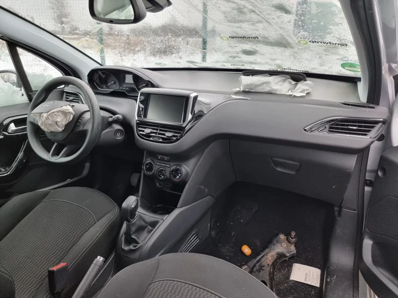 Peugeot 208, снимка 5 - Автомобили и джипове - 35123024