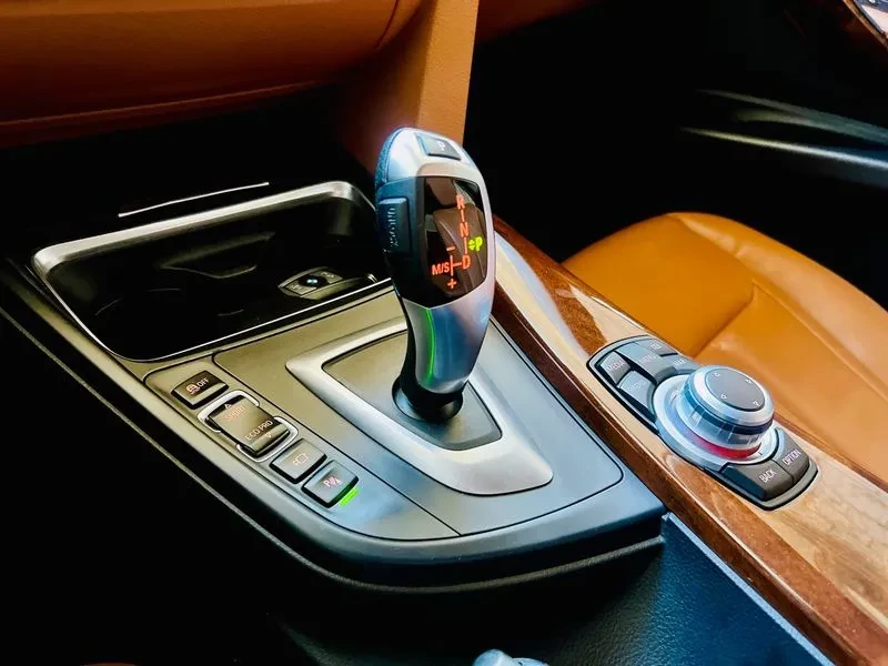 BMW 320 d, снимка 9 - Автомобили и джипове - 54589706