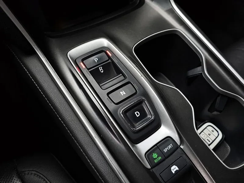 Honda Accord 2.0 Hybrid - САМО 30% АВАНС!, снимка 9 - Автомобили и джипове - 55440339