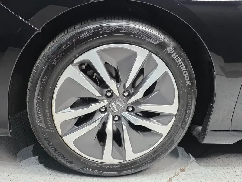 Honda Accord 2.0 Hybrid - САМО 30% АВАНС!, снимка 5 - Автомобили и джипове - 55440339