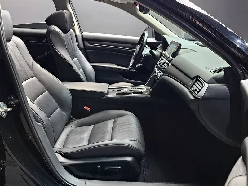 Honda Accord 2.0 Hybrid - САМО 30% АВАНС!, снимка 10 - Автомобили и джипове - 55440339