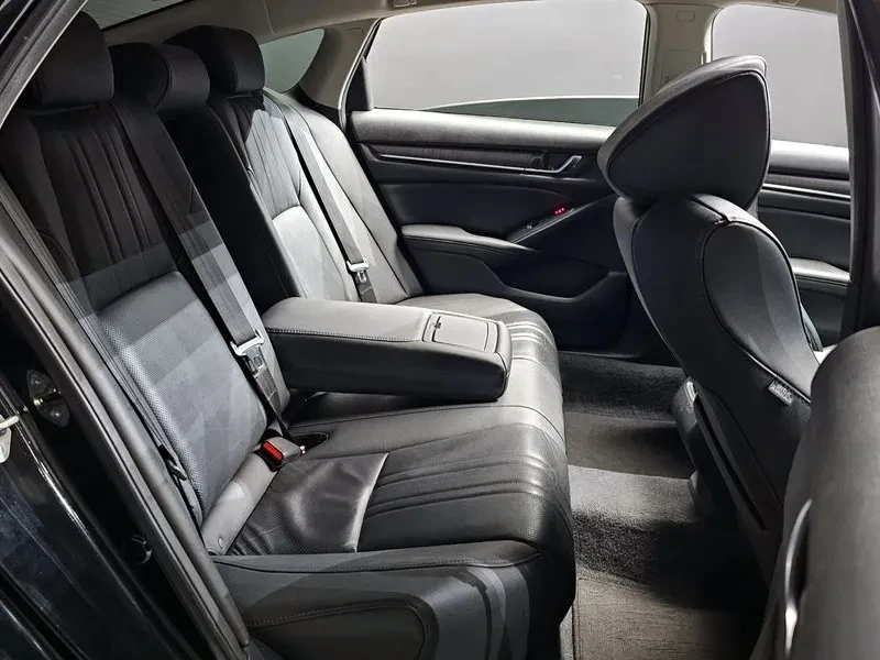 Honda Accord 2.0 Hybrid - САМО 30% АВАНС!, снимка 12 - Автомобили и джипове - 55440339