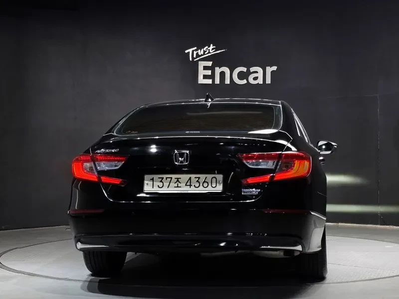 Honda Accord 2.0 Hybrid - САМО 30% АВАНС!, снимка 4 - Автомобили и джипове - 55440339