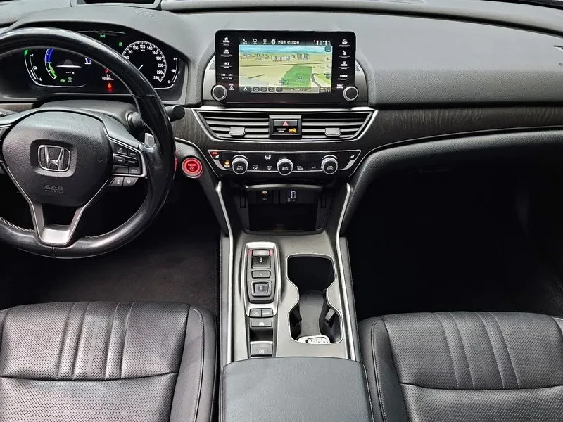 Honda Accord 2.0 Hybrid - САМО 30% АВАНС!, снимка 7 - Автомобили и джипове - 55440339