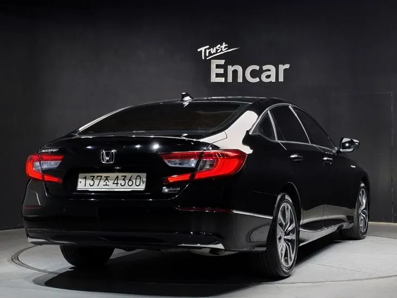 Honda Accord 2.0 Hybrid - САМО 30% АВАНС!, снимка 2 - Автомобили и джипове - 55440339