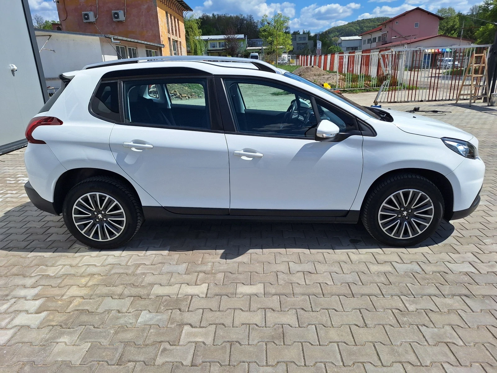 Peugeot 2008 1600кубика 98000 км - изображение 5