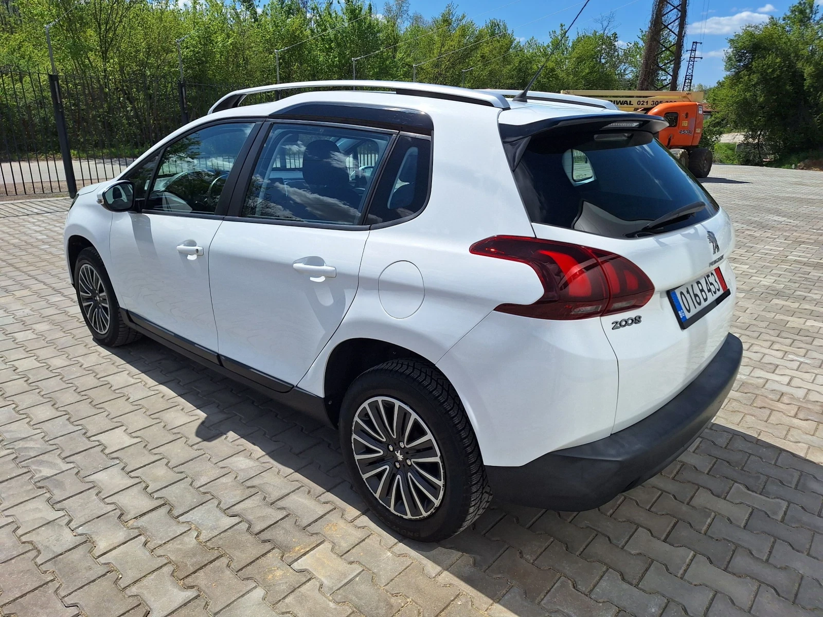 Peugeot 2008 1600кубика 98000 км - изображение 7