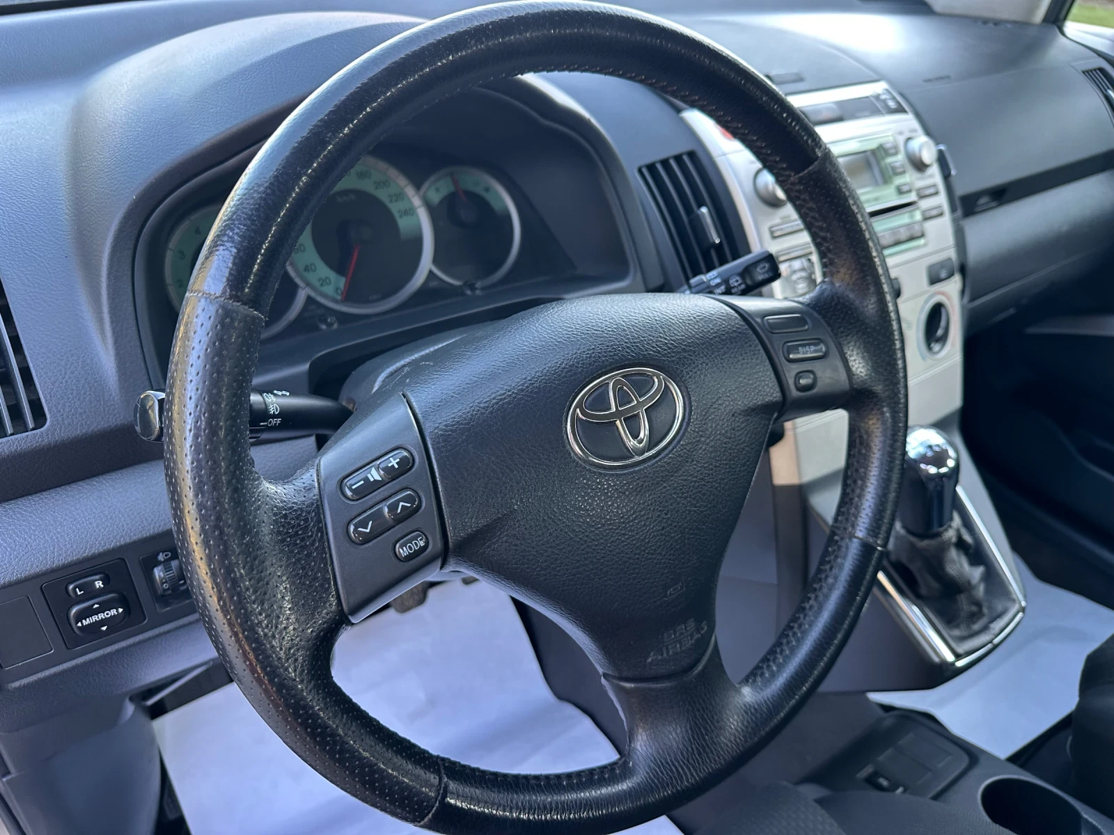 Toyota Corolla verso 2.2D4D//136KS//KLIMATIK - изображение 10