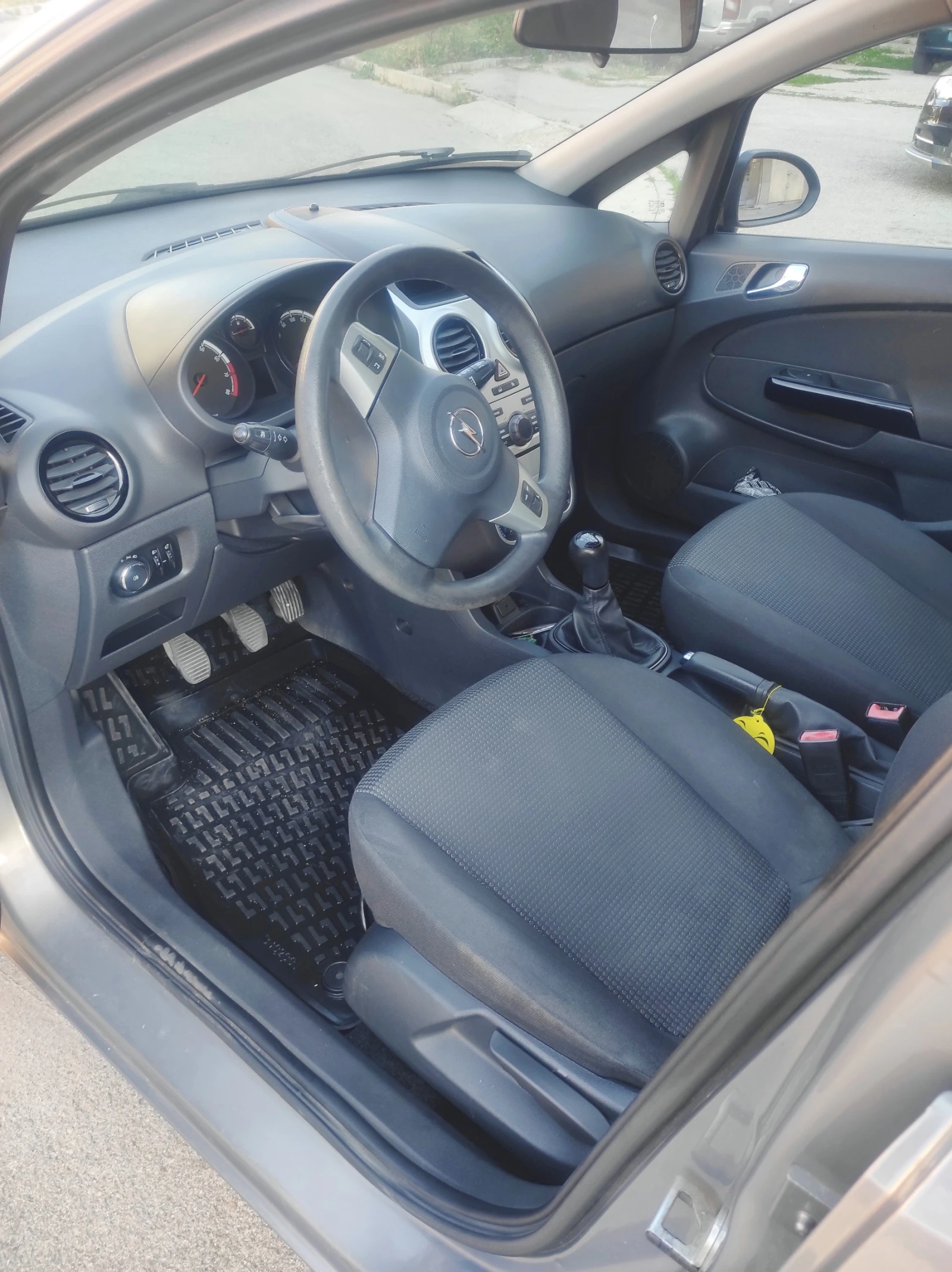 Opel Corsa  - изображение 10