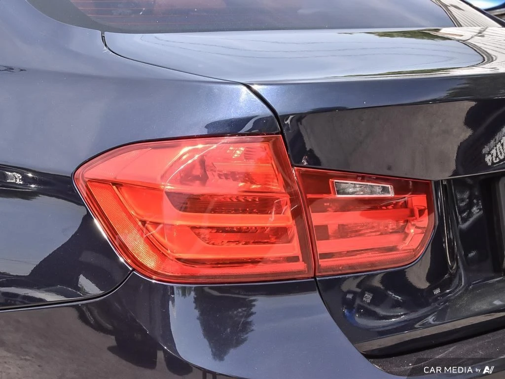 BMW 335 * 4dr Sdn 335i * CARFAX * ���� �� �� | Mobile.bg � ����������� 10