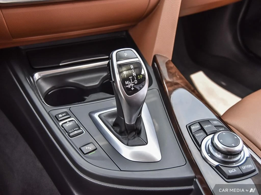 BMW 335 * 4dr Sdn 335i * CARFAX * ���� �� �� | Mobile.bg � ����������� 16