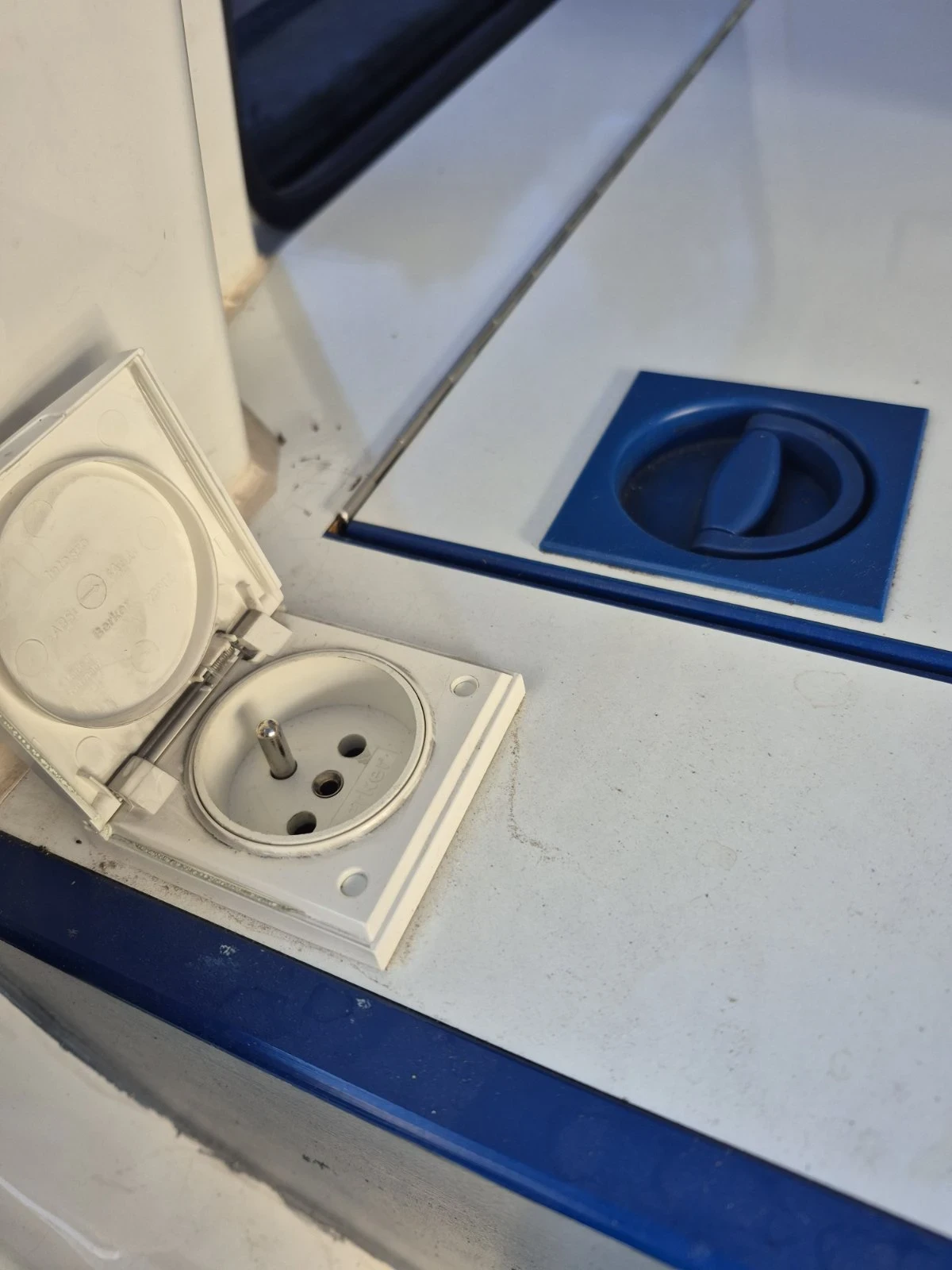 VW Multivan Т5, снимка 9 - Автомобили и джипове - 53882236