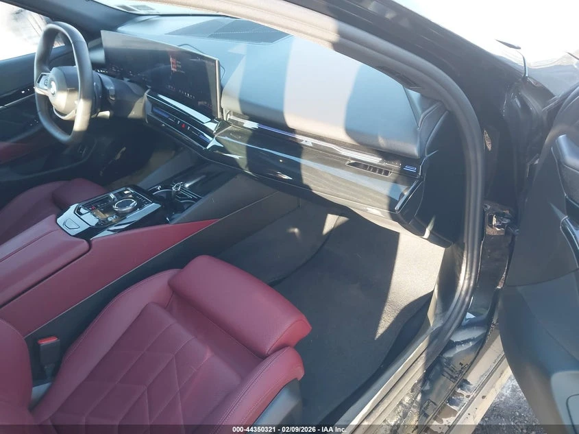 BMW 530 2.0l I xDrive, снимка 5 - Автомобили и джипове - 53909173