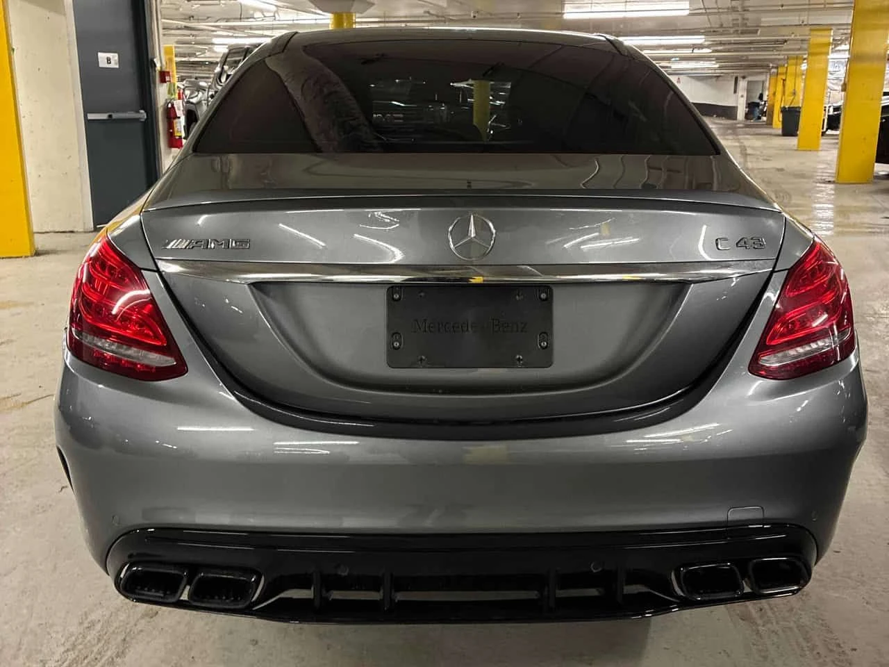 Mercedes-Benz C 43 AMG * CARFAX * Burmester * 360 Камери * , снимка 4 - Автомобили и джипове - 53910754