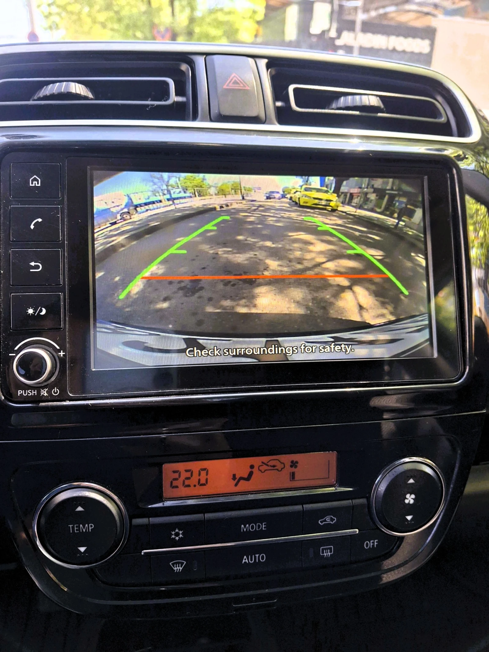 Mitsubishi Space star Автоматик, Нов, Камера, Подгрев, 1.2, 80 к.с., снимка 6 - Автомобили и джипове - 53951159