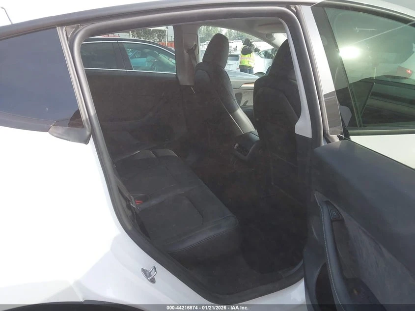 Tesla Model Y Long Range RWD, снимка 8 - Автомобили и джипове - 54169775