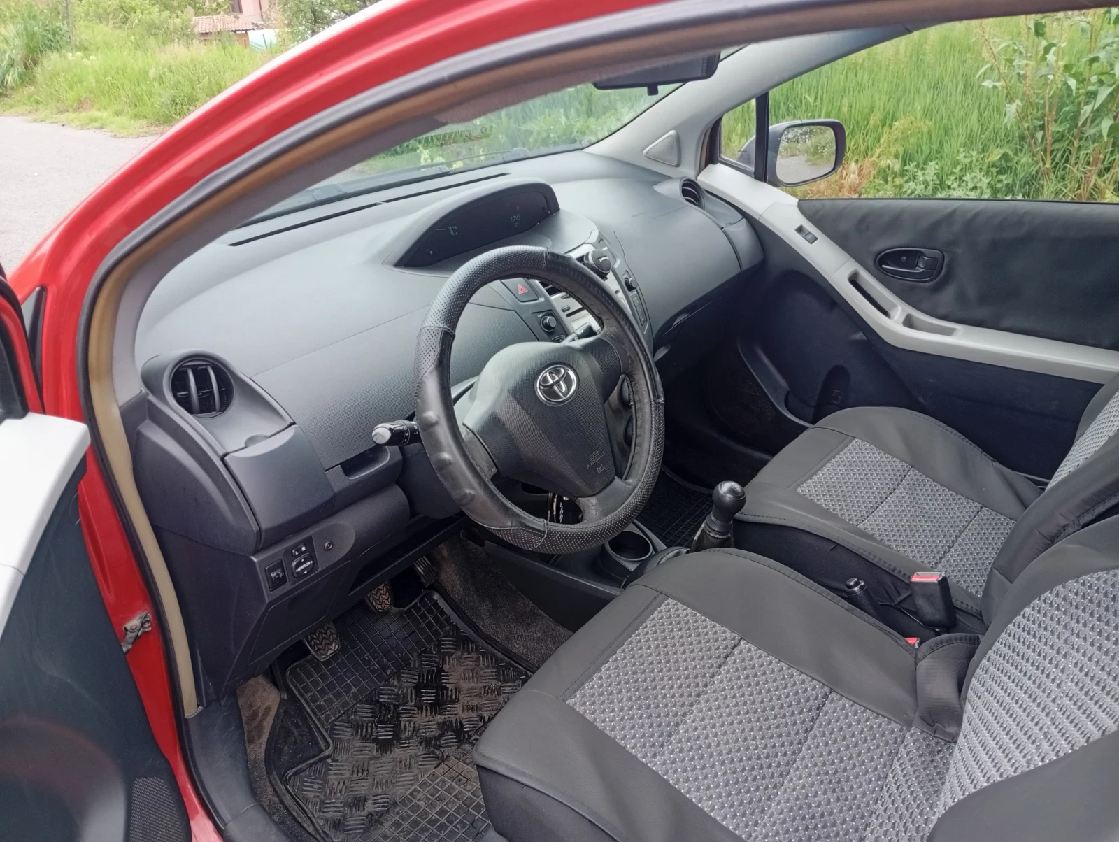 Toyota Yaris, снимка 11 - Автомобили и джипове - 54597966