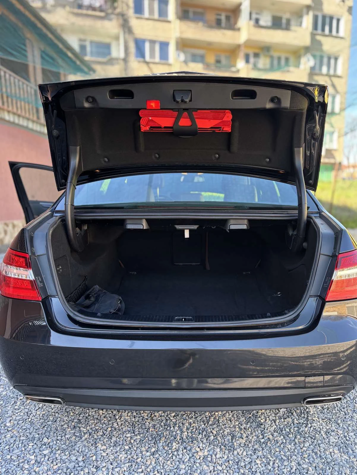 Mercedes-Benz E 300, снимка 15 - Автомобили и джипове - 54713616